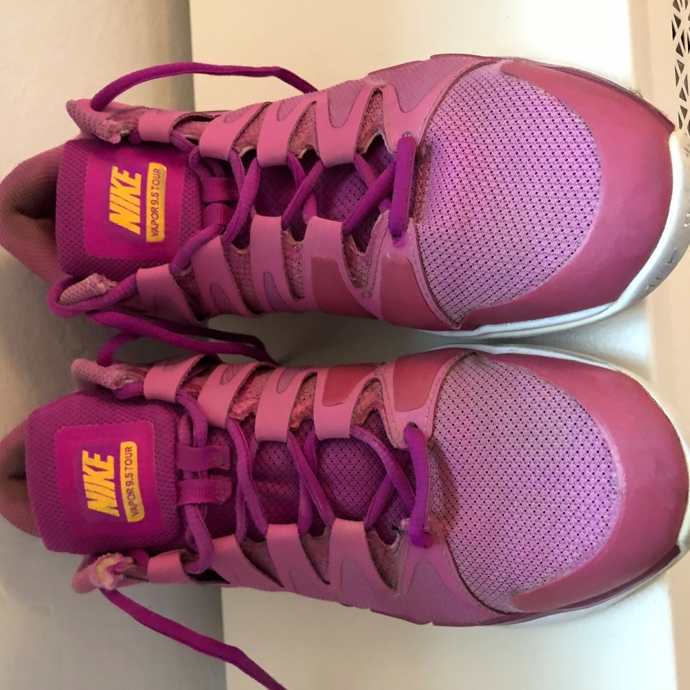 Nike Tennis sneakers